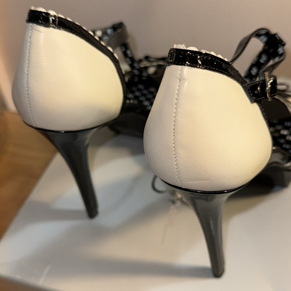 JESSICA SIMPSON shoes JS-Britt Coconut Silk Kid Patent Heels size 8.5M NEW - Picture 8 of 17